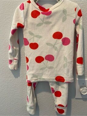 BUNDLE OF 4 PJ’s